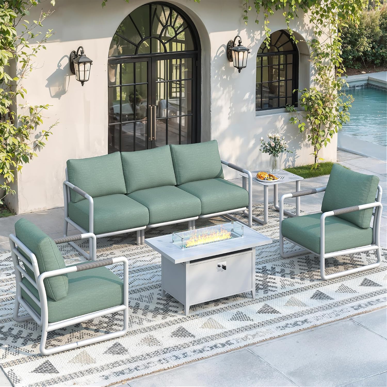 Outdoor Furniture With Fire Pit Table - Set di Mobili da Esterno in